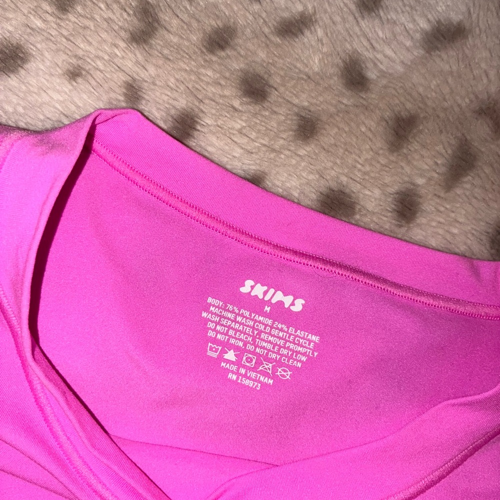 Skims Fits Everybody Tee - Picture 5 of 5